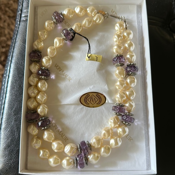 Necklace - Picture 1 of 3